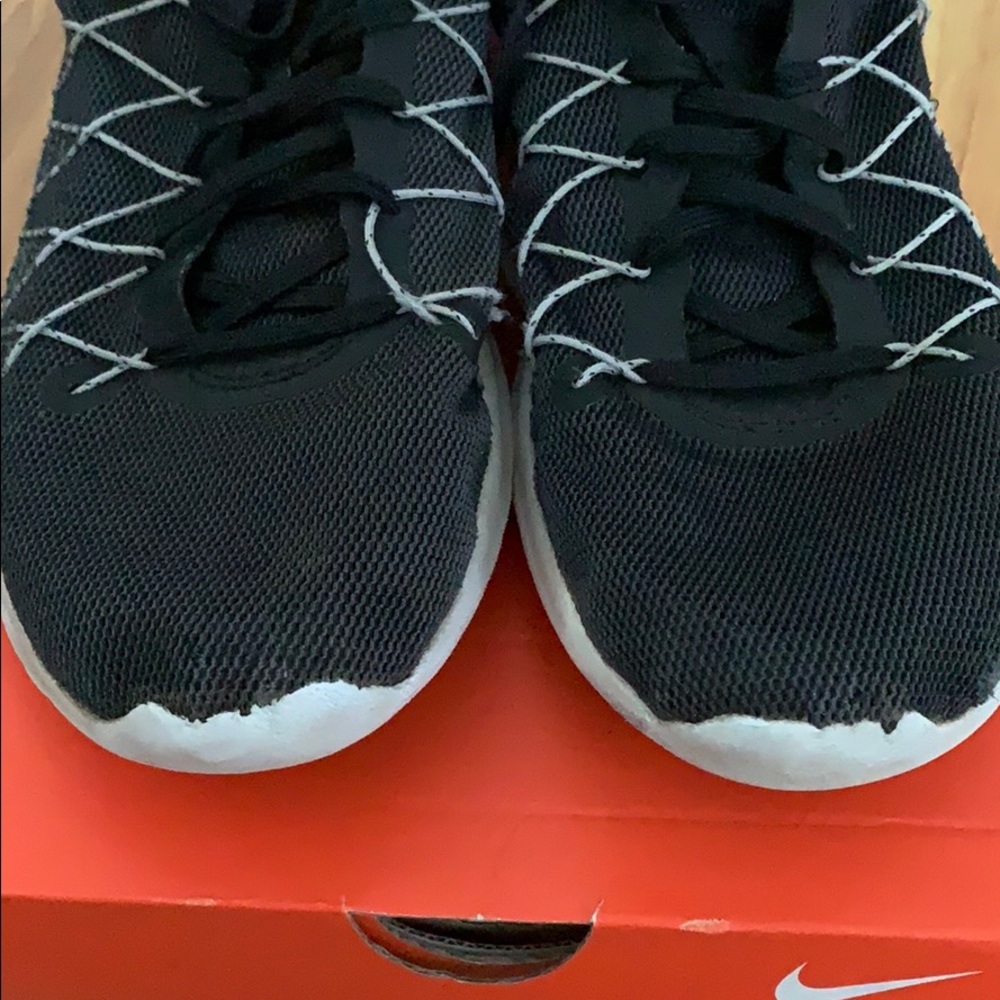women’s nike flex fury 2 WITH BOX *slightly worn* - Picture 5 of 9